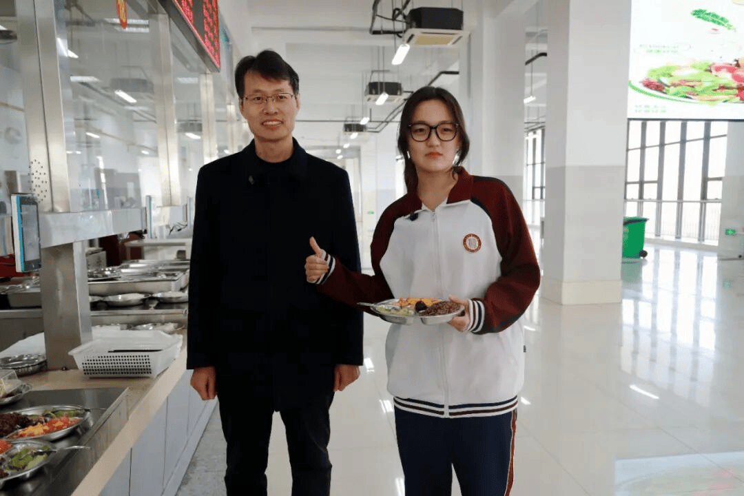 营养减脂餐” 引领校园健康饮食新风尚麻将胡了网址东营市第二中学创新推出“(图2)